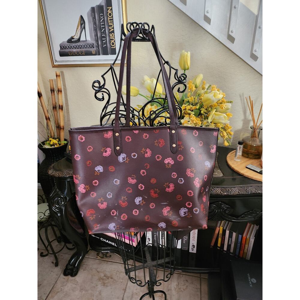 Coach Reversible City Tote & pouch - Picture 6 of 12